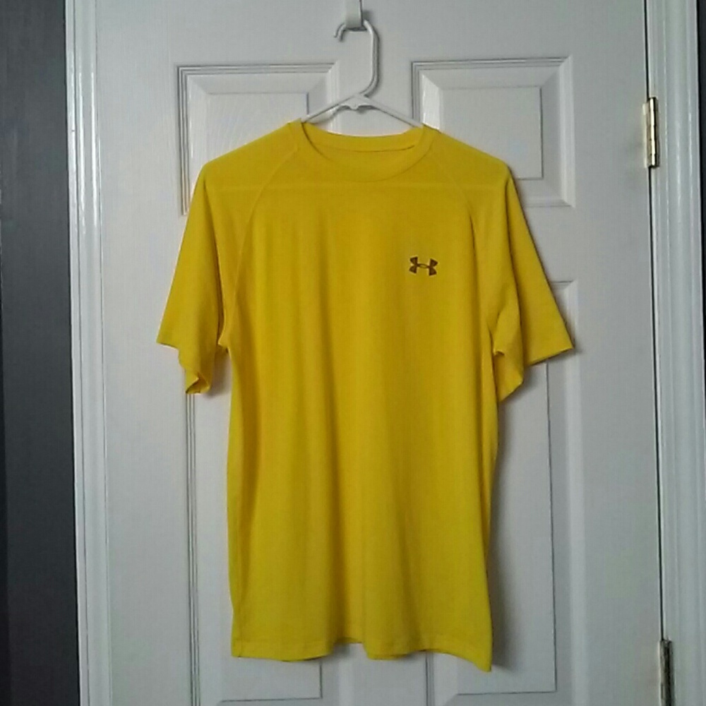 Gently loved. Under Armor yellow T-shirt